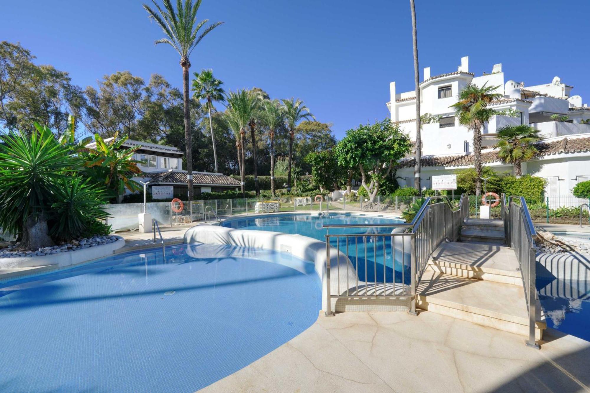 2039 Cozy Beachfront On Golden * Marbella